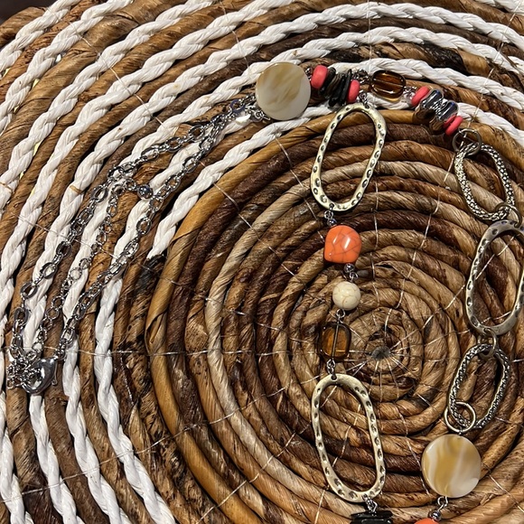 3/$18 Necklace with Silver, Oranges, Tan, Brown Colors - Lot 676 - Picture 6 of 10